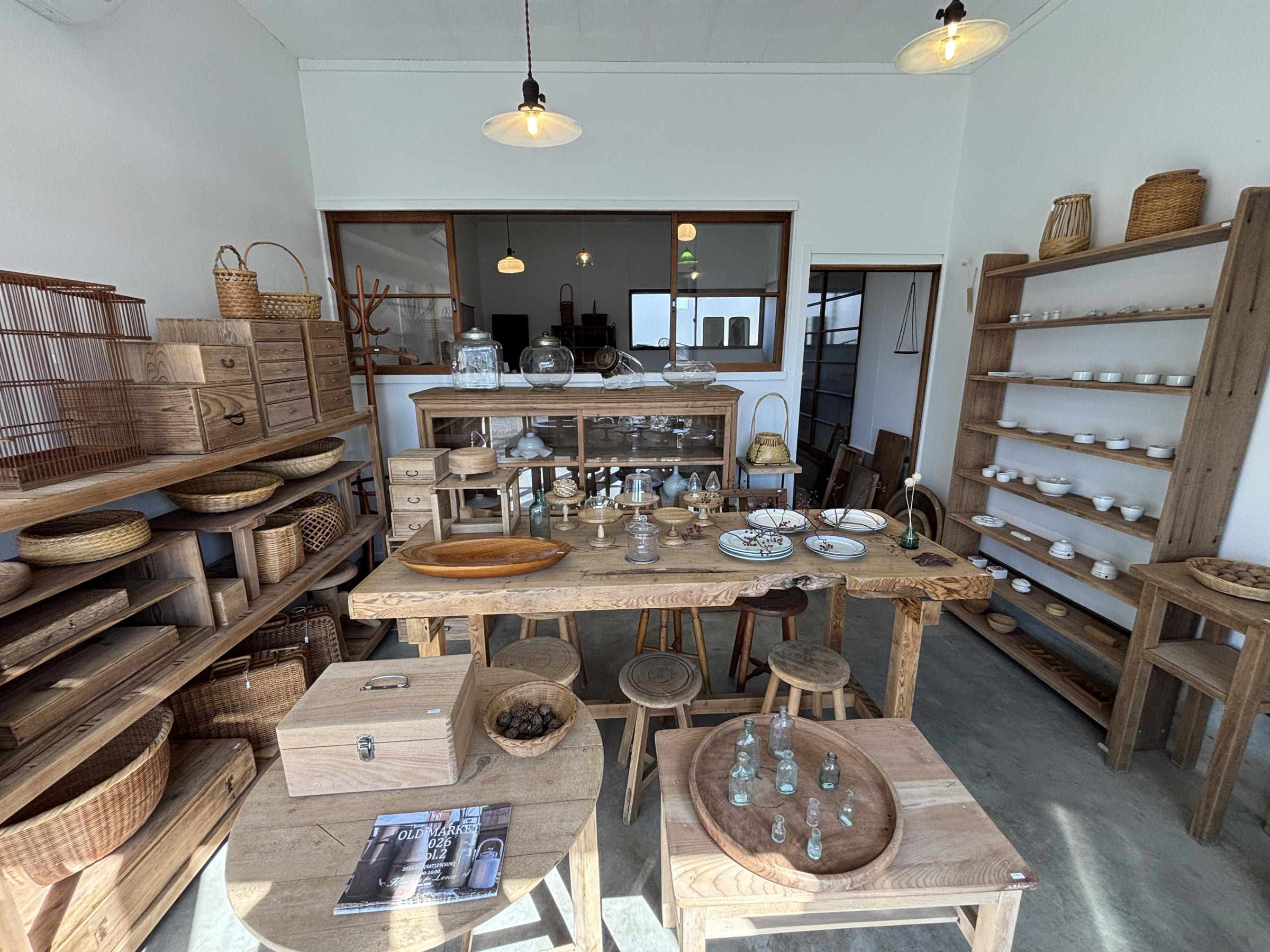 【ふるものや】山梨県内の古家具、古道具店を紹介