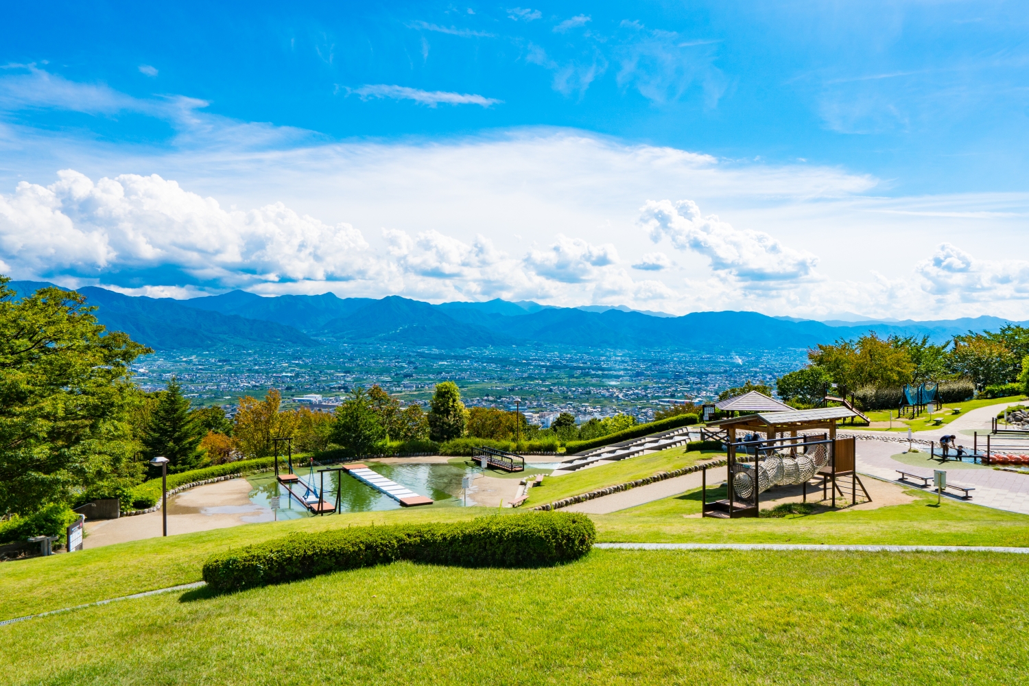 週末は、選びたい放題。山梨なら、子どもがのびのび遊べる公園がたくさん！